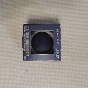 Maybelline Blue Eyeshadow - Color tattoo